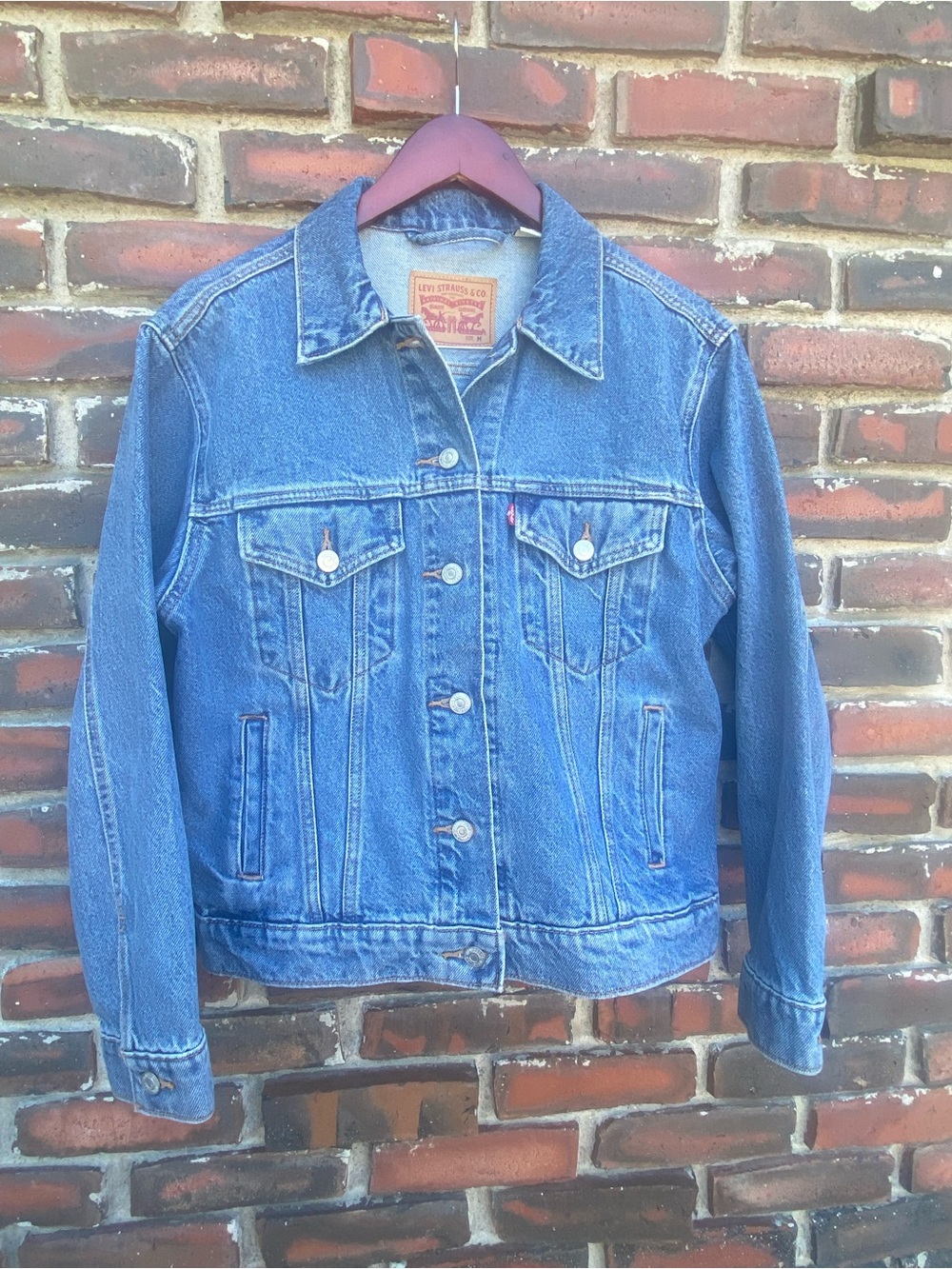 Levi's Women’s Med Classic Denim Jean Jacket - Picture 4 of 12